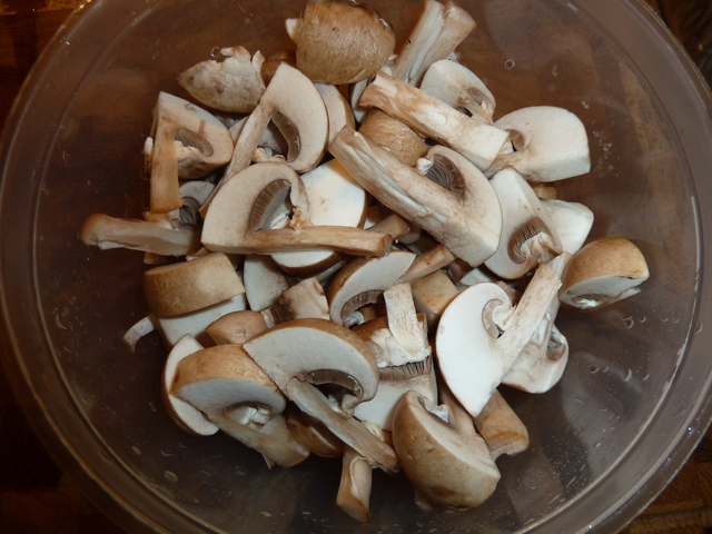Preparing mushrooms