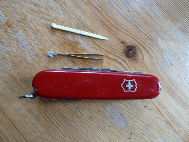 Victorinox knife, closed with detachable tools