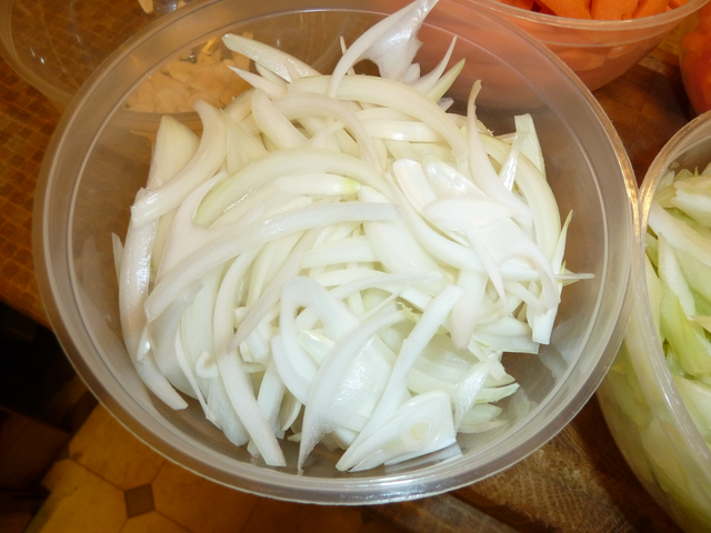Preparing onions 3