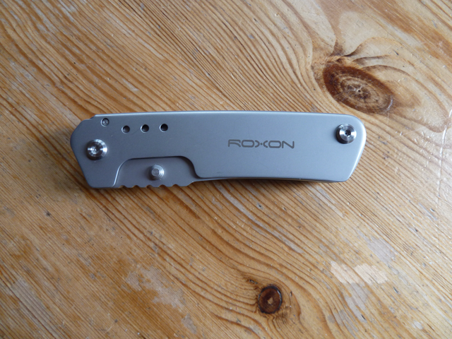 Roxon knife closed