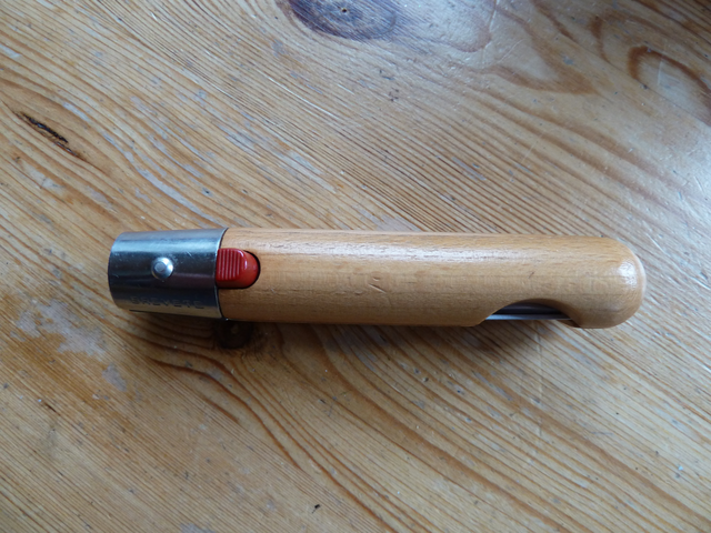Durol knife closed